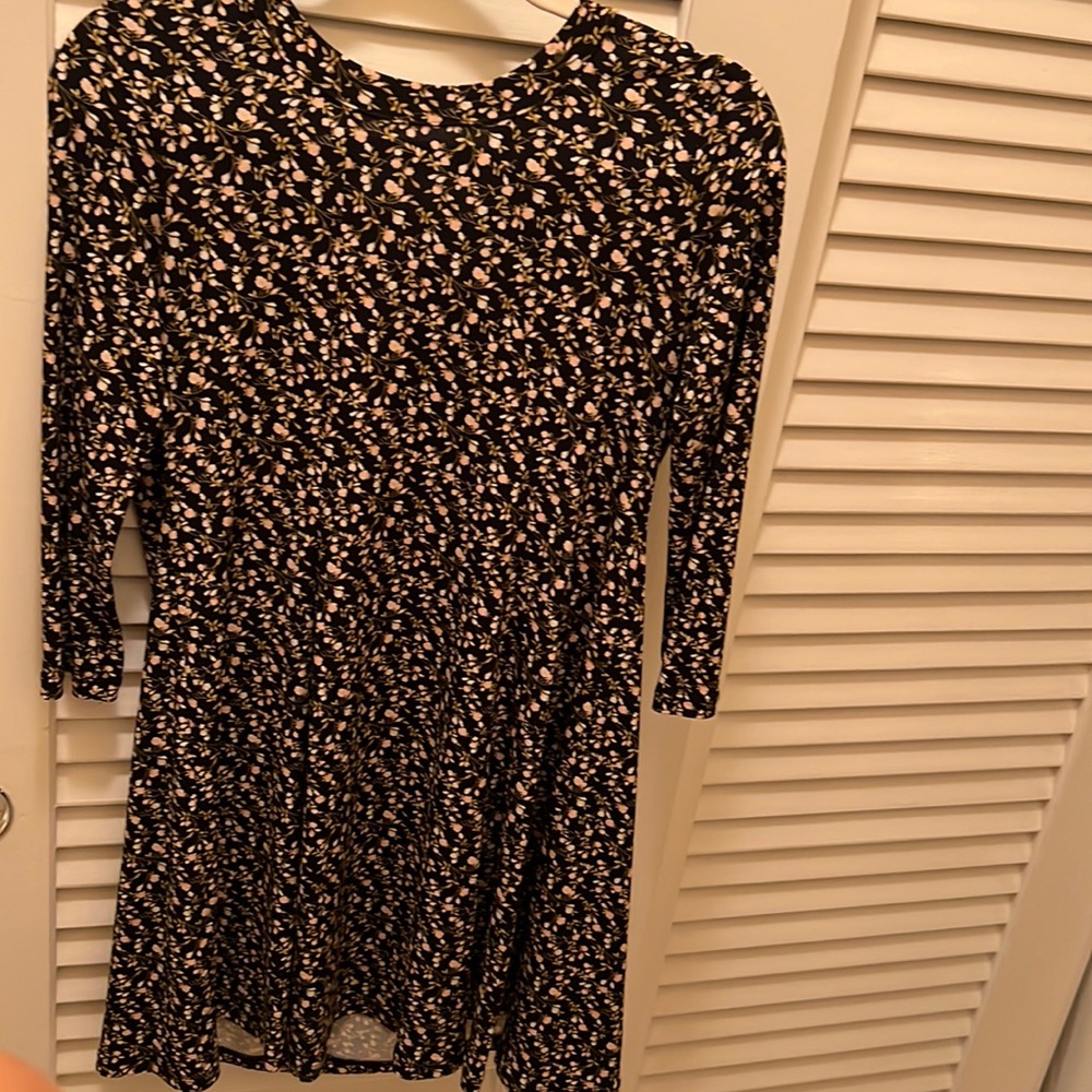BCBGeneration black floral shift dress size XS